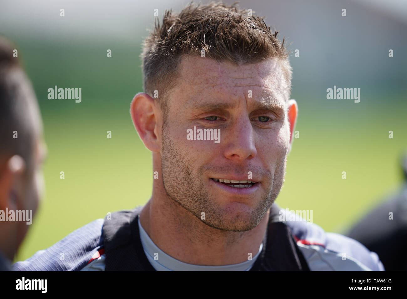 Liverpool, Regno Unito. 28 Maggio, 2019. Liverpool James Milner 28 maggio 2019, Melwood Training Centre, Liverpool, in Inghilterra; Liverpool Football Club, la finale di Champions League premere evento. Credito: Terry Donnelly/News immagini Credito: News immagini /Alamy Live News Foto Stock