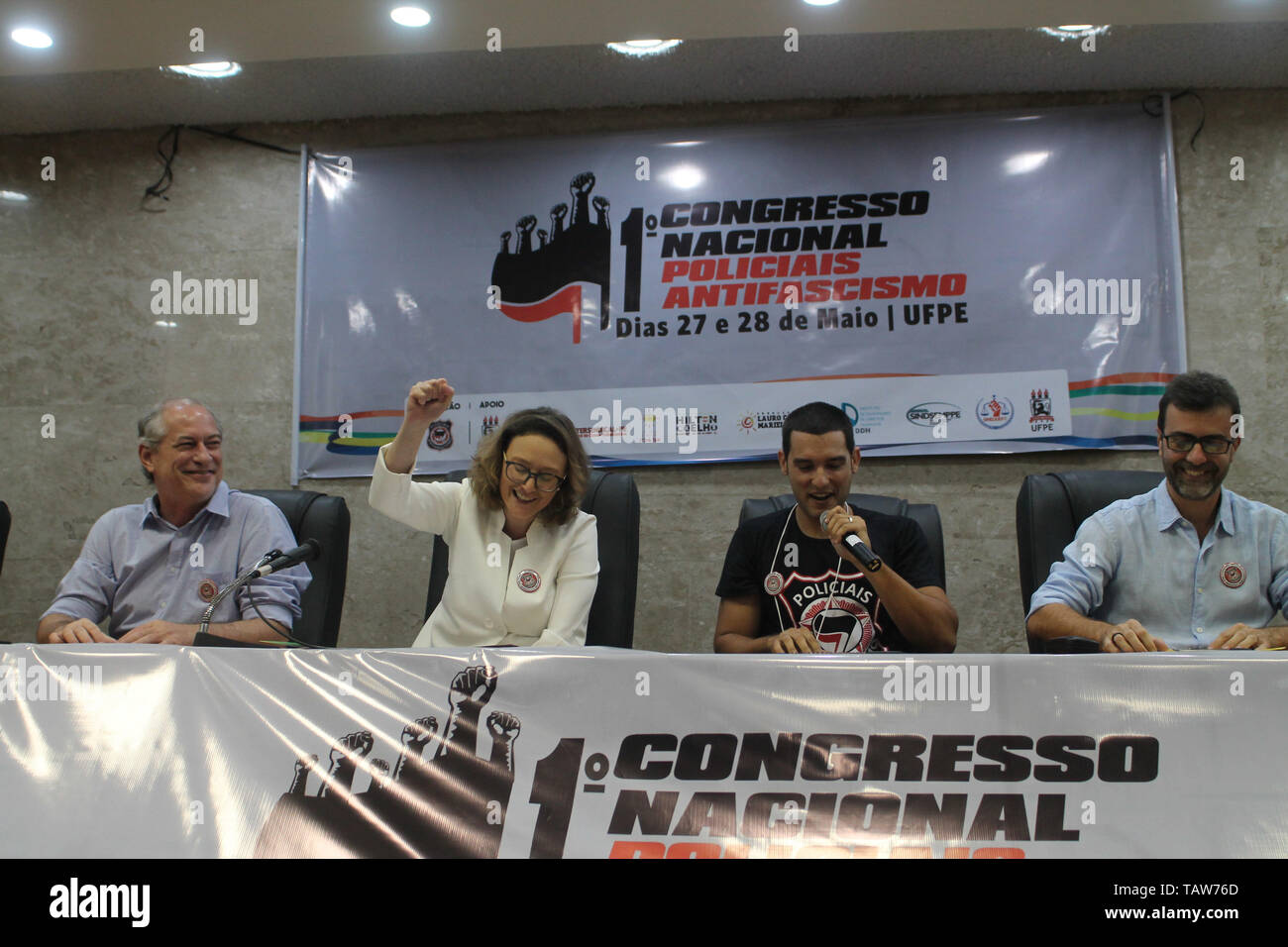 RECIFE, PE - 27.05.2019: CONVEGNO NAZIONALE ANTIFASCISMO POLIZIA - Deputato Federale, Maria do Rosário (PT-RS), ha partecipato al "1° Congresso Nazionale dell'antifascismo polizia" nell auditorium del Centro ha applicato per le Scienze Sociali dell'Università Federale ernambuco (UFPE), Cidade Universitária Uni, zona ovest di Recife. Il Congresso ha come tema: "Le sfide politiche per la costruzione di una democrazia politica di sicurezza pubblica per Bl". Anche participatipating al congresso, il deputato federale, Marcelo Freixo (PSOL-RJ) e l'ex candidata presidenziale Ciro Gom Foto Stock