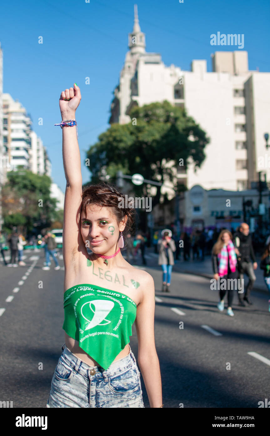 Buenos Aires, Argentina. 28 Maggio, 2019. 28 maggio 2019 - Buenos Aires, Argentina - aborto legale: per l'ottava volta il progetto è presentato al Congresso. Sulla giornata internazionale di azione per la salute della donna, il progetto di legge di interruzione volontaria della gravidanza è presentato Credito: Maximiliano Ramos/ZUMA filo/Alamy Live News Foto Stock