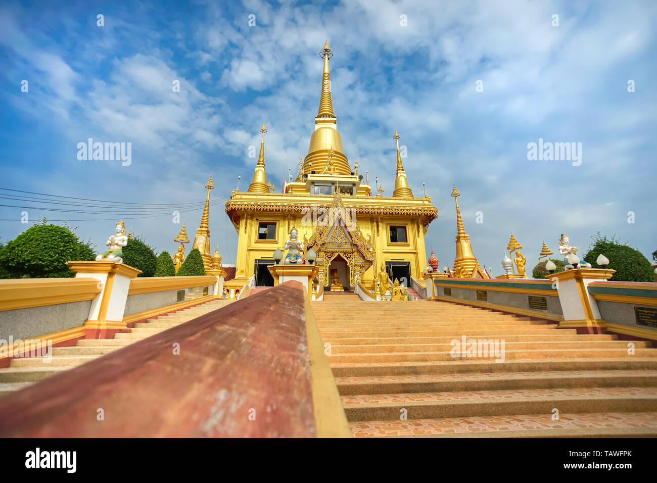 La famosa Pagoda Prachulamanee in Wat Khiriwong, Nakhon Sawan Provincia, Thailandia. Foto Stock