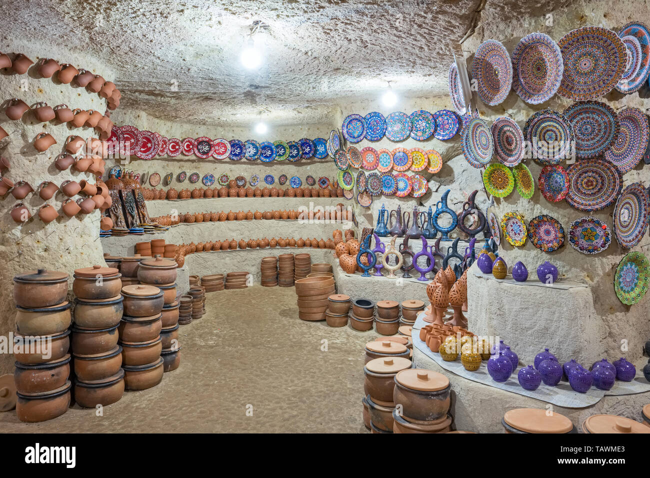 Bagno turco tradizionale di vasi di ceramica e vasi in ceramica della metropolitana shop situato in Avanos, Cappadocia Foto Stock