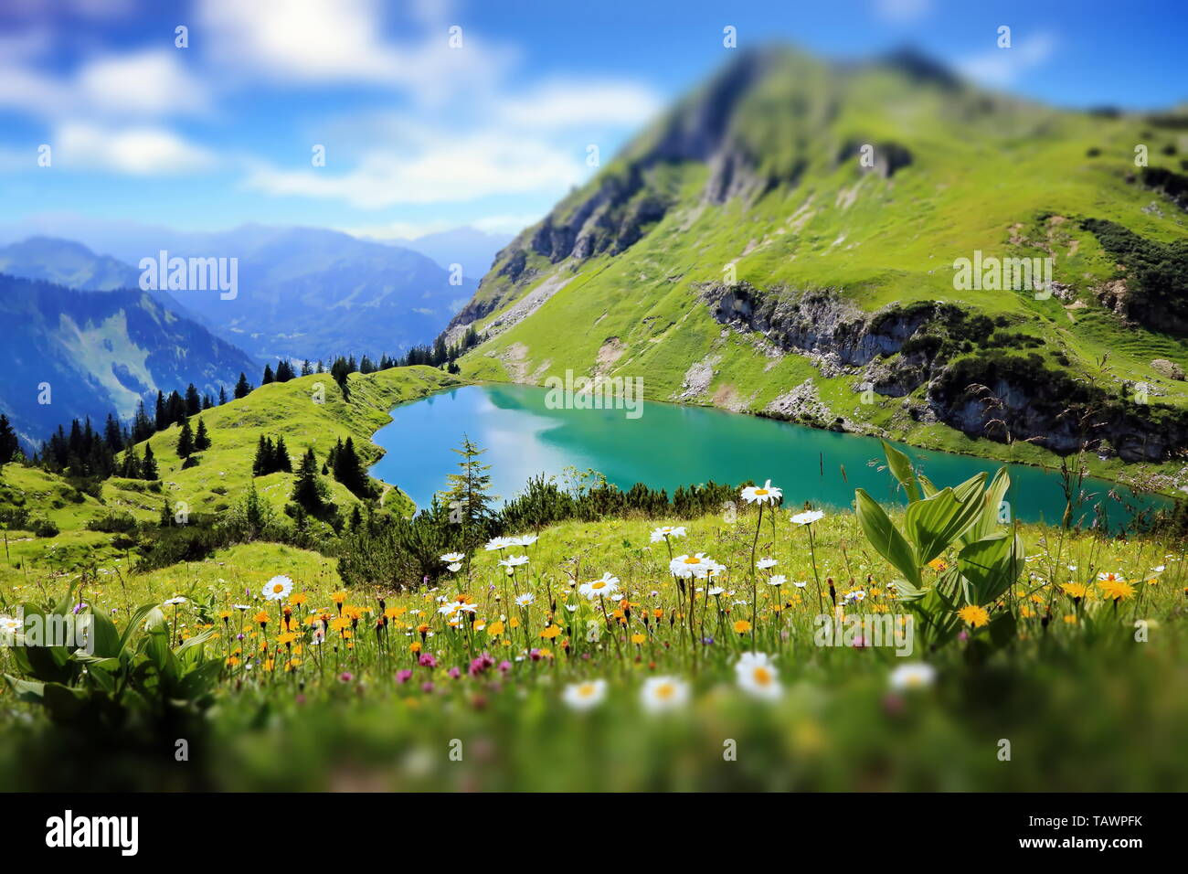 Seealpsee un lago di alta montagna nelle Alpi Bavaresi Foto Stock