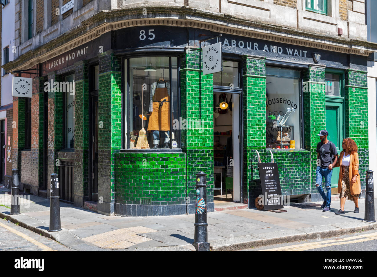 Il lavoro e attendere shop in Redchurch Street in Shoreditch, Londra, Regno Unito. Foto Stock