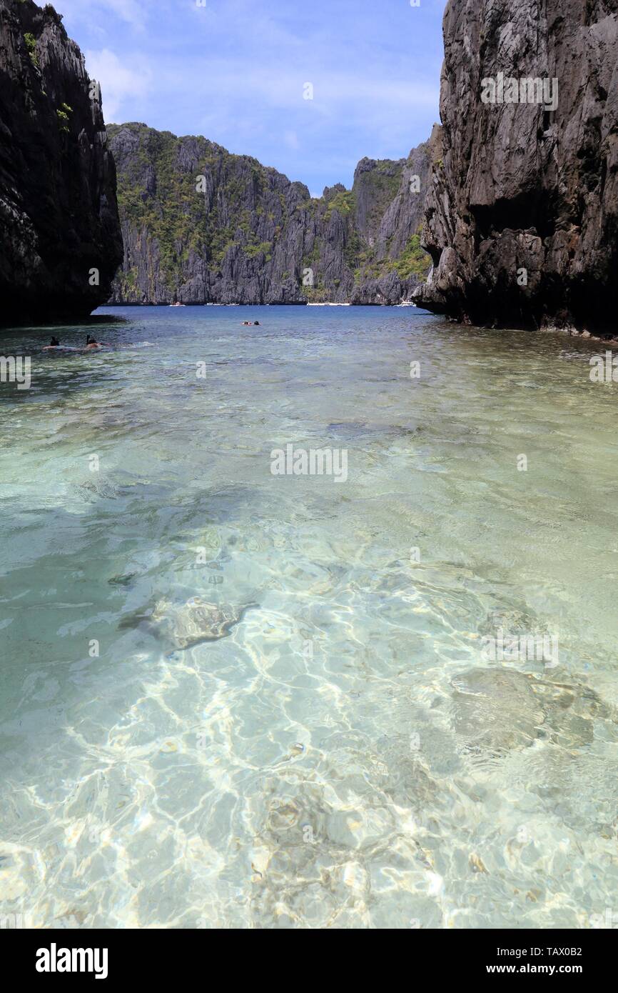 Palawan, Filippine - visita Shimizu isola acqua chiara. Foto Stock