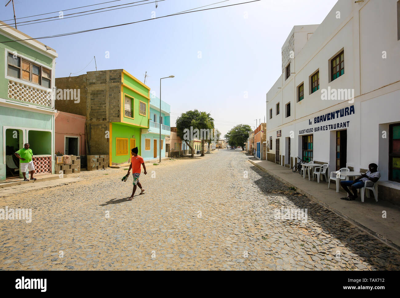 24.02.2019, Sal Rei, Boa Vista, Isole di Capo Verde - Vista Città, scene di strada nella capitale di Isola di Sal Rei. 00x190224D099CAROEX.JPG [modello di rilascio: n. Foto Stock