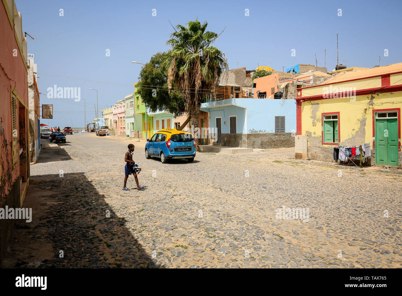 24.02.2019, Sal Rei, Boa Vista, Isole di Capo Verde - Vista Città, scene di strada nella capitale di Isola di Sal Rei. 00x190224D129CAROEX.JPG [modello di rilascio: n. Foto Stock