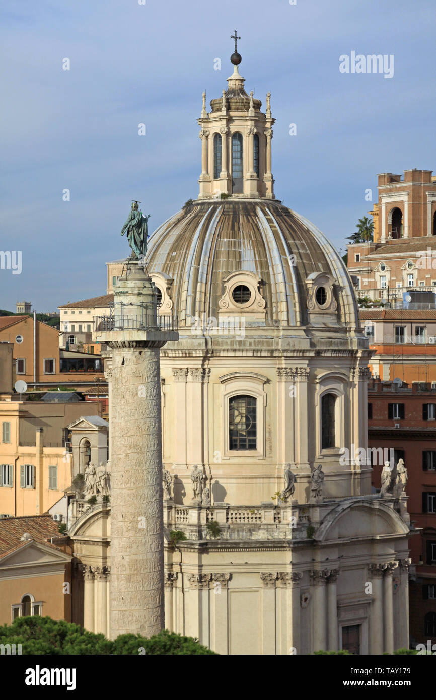 La chiesa del Santissimo Nome di Maria al Foro Traiano a Roma Foto Stock