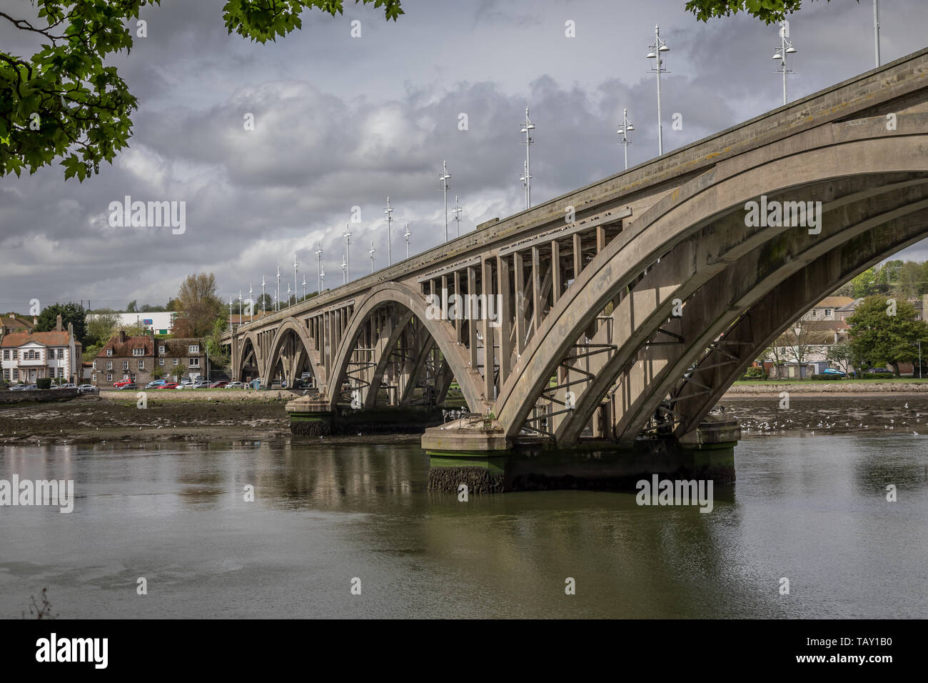 Royal Tweed Bridge, Berwick upon Tweed, Northumberland, Inghilterra, Regno Unito progettato da L.G. Mouchel & Partners ed è stato inaugurato nel 1928 Foto Stock