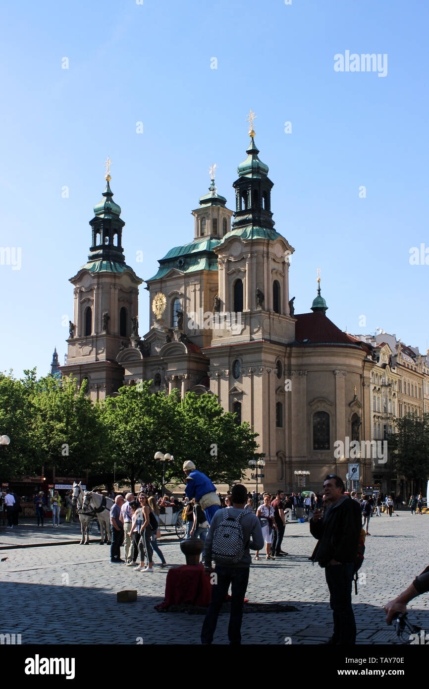 Chrám svatého Mikuláše - Chiesa di San Nicola - in Staré Město, la Città Vecchia di Praga, Repubblica Ceca Foto Stock
