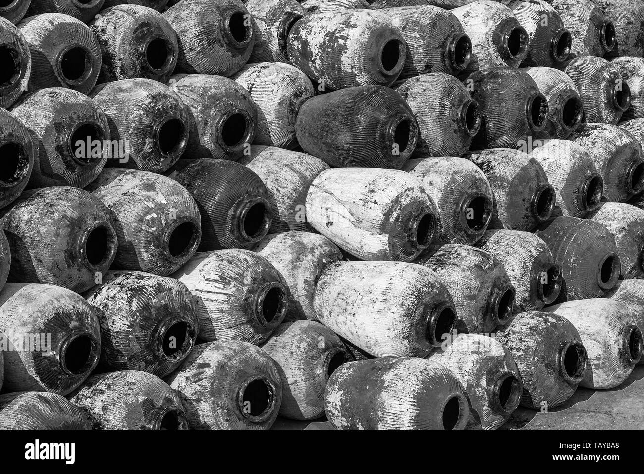 File di vasi vuoti Foto Stock