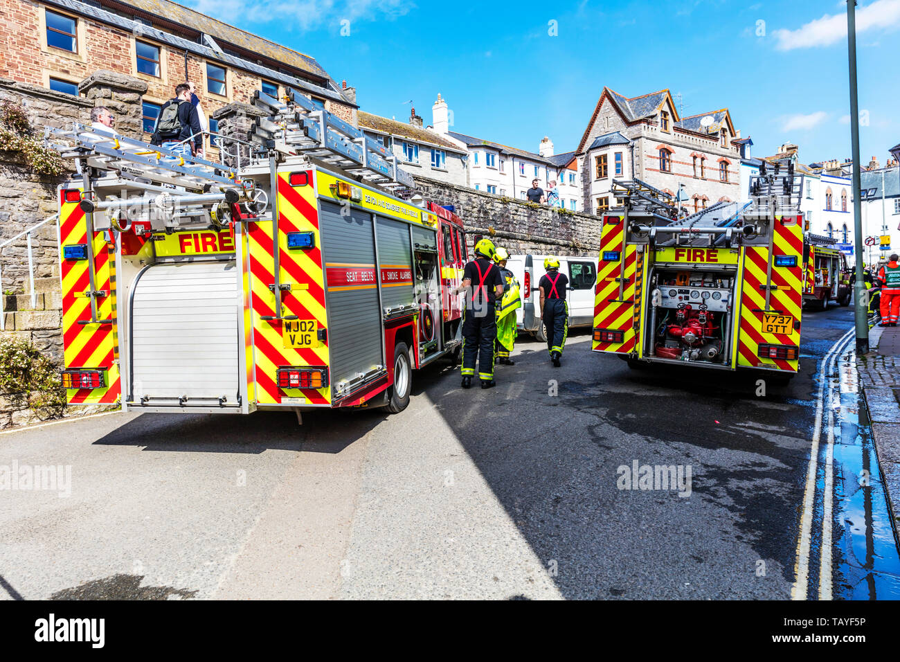 Vigili del Fuoco emergenza, Vigili del Fuoco Call out, fuoco, emergenza 999 Call out, UK, motori Fire, motore fire, motore fire UK, vigili del fuoco, vigili del fuoco, il fuoco Foto Stock