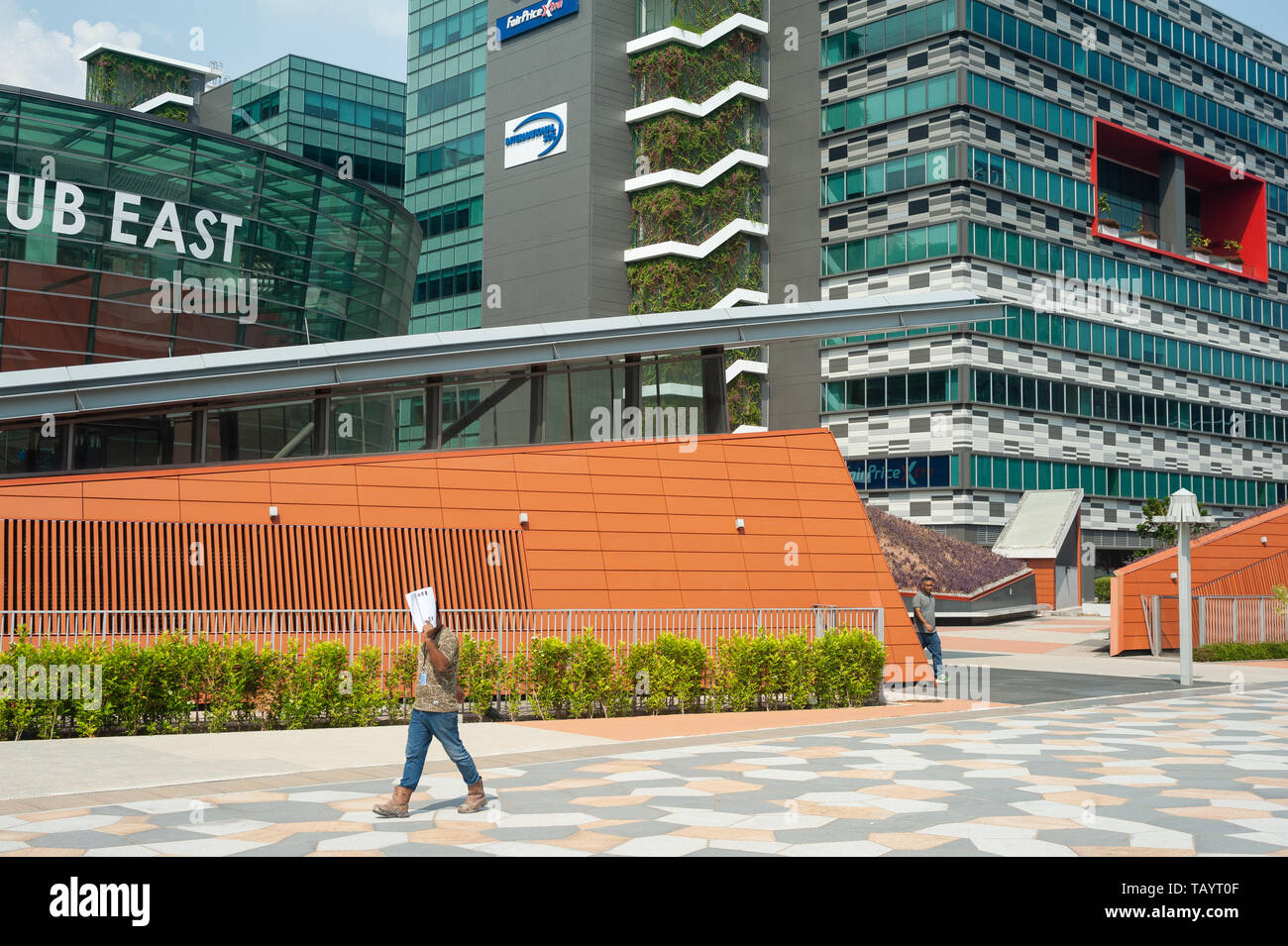 22.03.2019, Singapore , Singapore - una passeggiate a piedi lungo edifici per uffici a Changi Business Park vicino all'Expo stop. 0SL190322D002CAROEX.JPG [MO Foto Stock