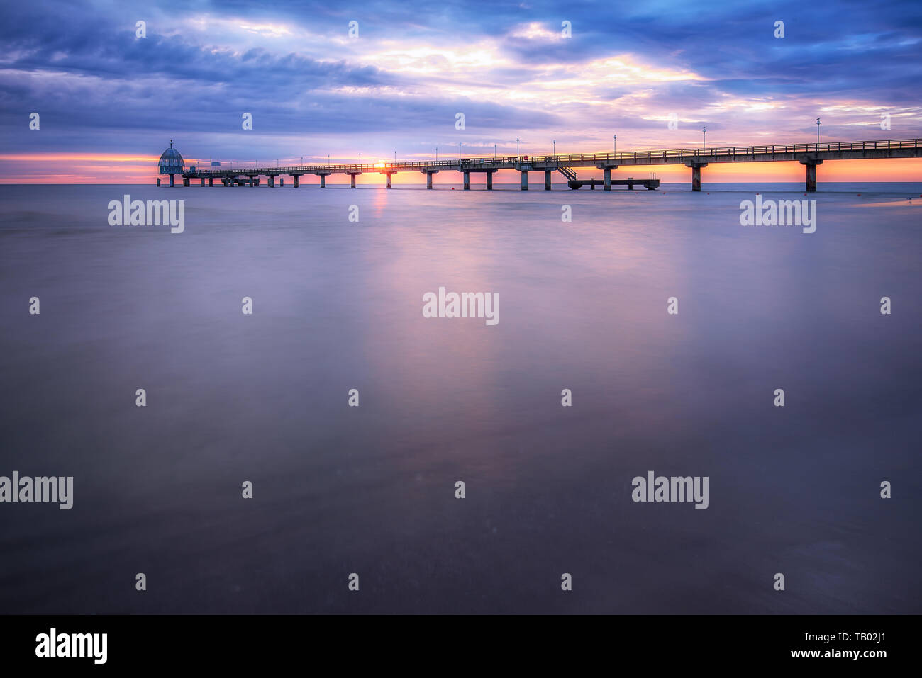 Seabridge Zinnowitz di Usedom durante il sunrise Foto Stock