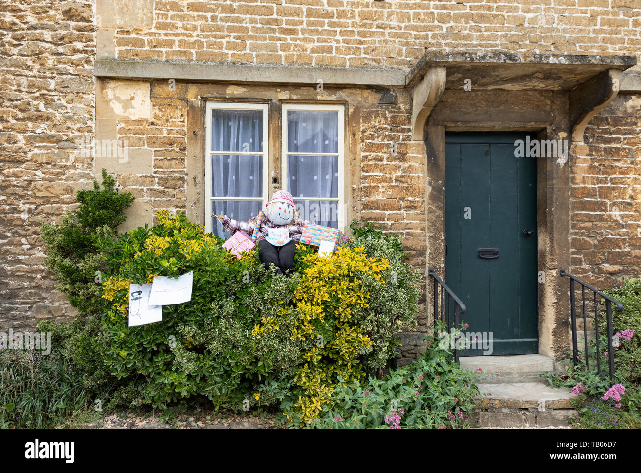 Lacock Village Annual Fundraising event - Scarecrow Trail, Lacock, Wiltshire, Inghilterra, UK Foto Stock