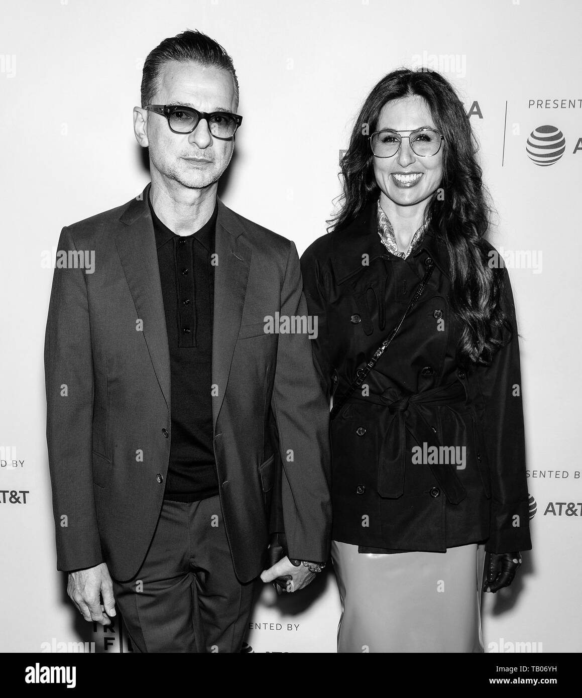 New York, NY - 03 Maggio 2019: Dave Gahan e Jennifer Sklias Gahan frequentare la premiere del "prende un pazzo" durante il 2019 Tribeca Film Festiva Foto Stock