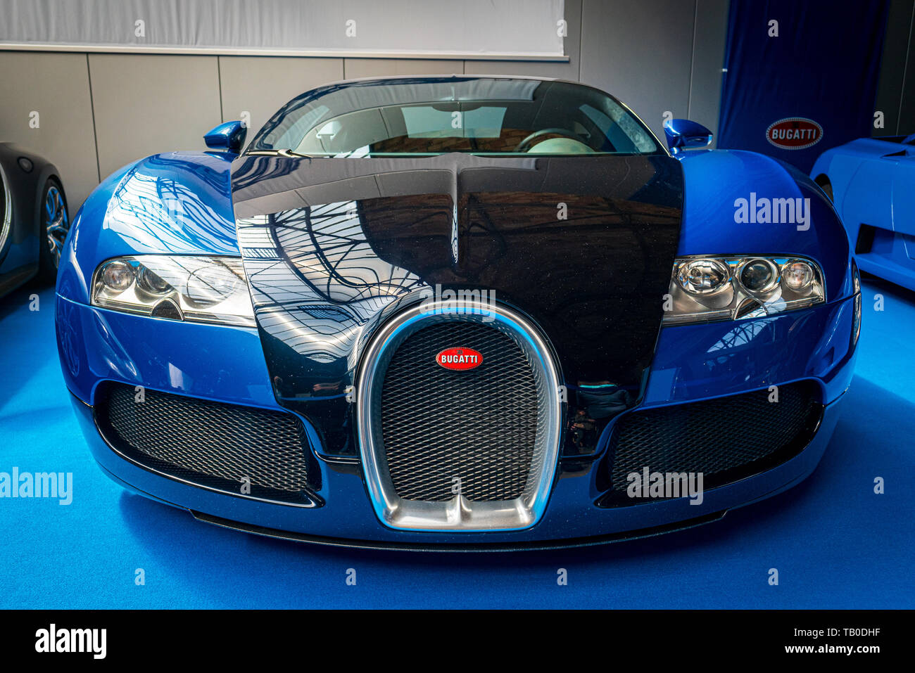Berlino - 11 Maggio 2019: una vettura sportiva Bugatti Veyron Eb 16,4. 32Th Berlin-Brandenburg Oldtimer giorno. Foto Stock