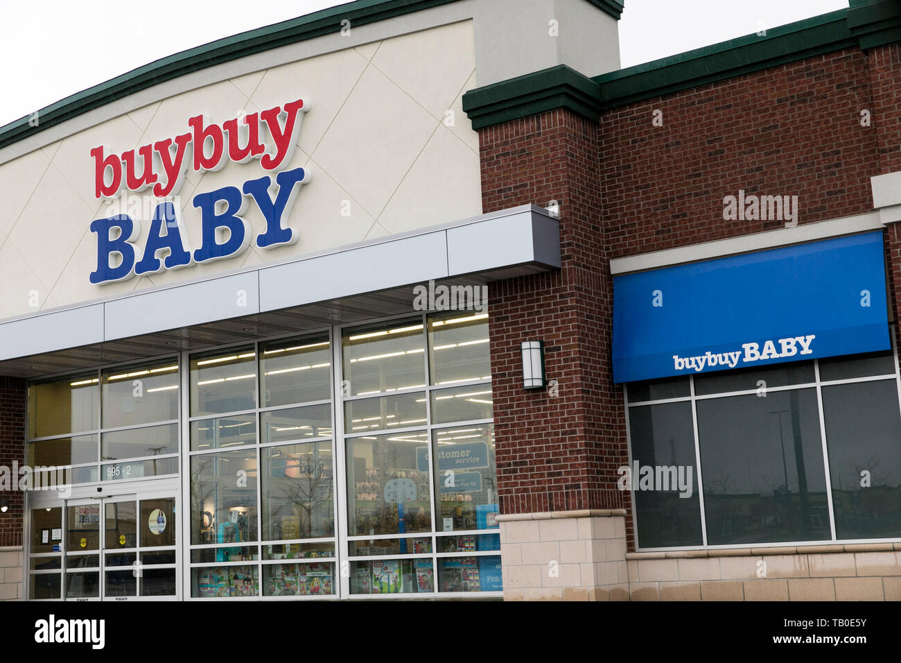 Un logo segno esterno di una comprare Acquista Baby store in Ottawa, Ontario, Canada, il 19 aprile 2019. Foto Stock