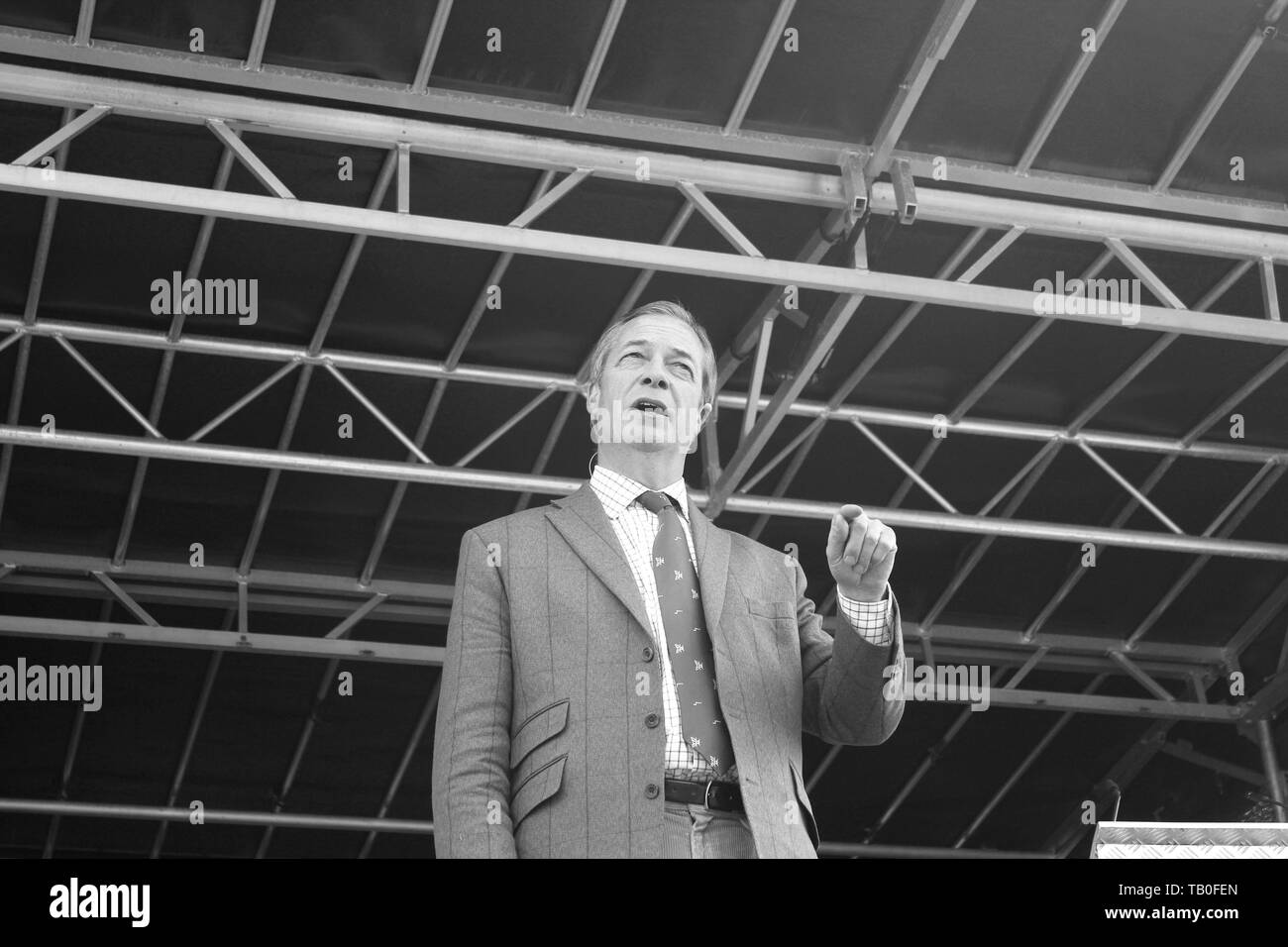 Brexit party leader Nigel Farage frequentando un rally al old hall country club Chester Regno Unito Foto Stock