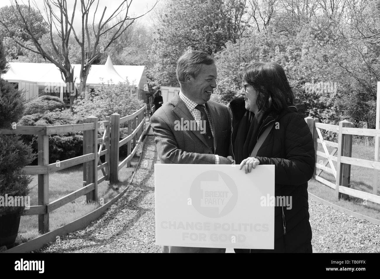 Brexit party leader Nigel Farage frequentando un rally al old hall country club Chester Regno Unito Foto Stock