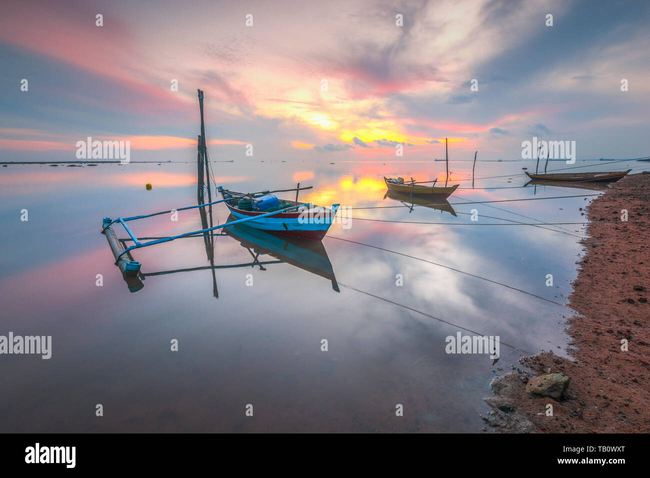 La mattina presto int il villaggio di pescatori di Foto Stock