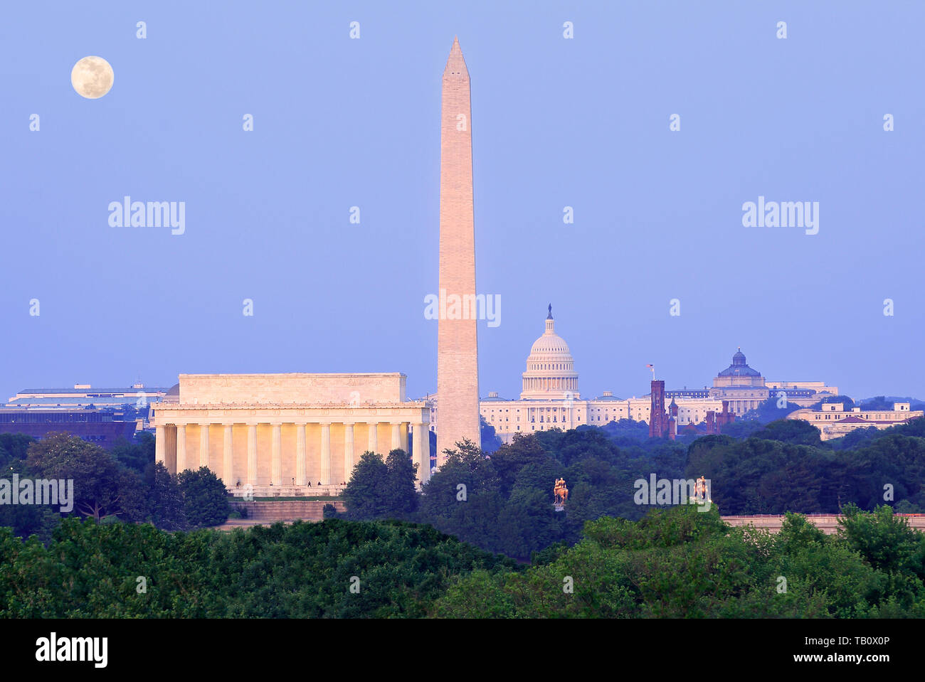 Orizzonte cittadino di Washington DC al crepuscolo Foto Stock