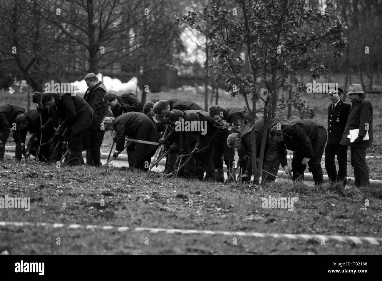 La polizia cerca i motivi di Kenneth Noye la casa, che è stata cordoned-off dalla polizia in seguito alla morte di DC John Fordham creduto di essere stato pugnalato quando ha visitato la Edwardian casa di stile. Foto Stock