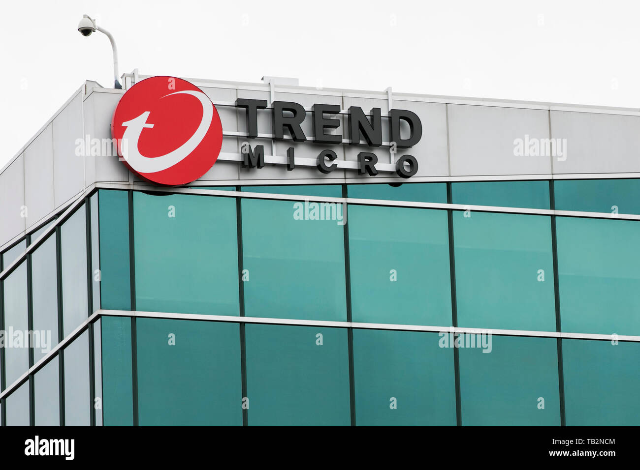 Un segno del logo al di fuori di una struttura occupata da Trend Micro Inc., in Ottawa, Ontario, Canada, il 20 aprile 2019. Foto Stock