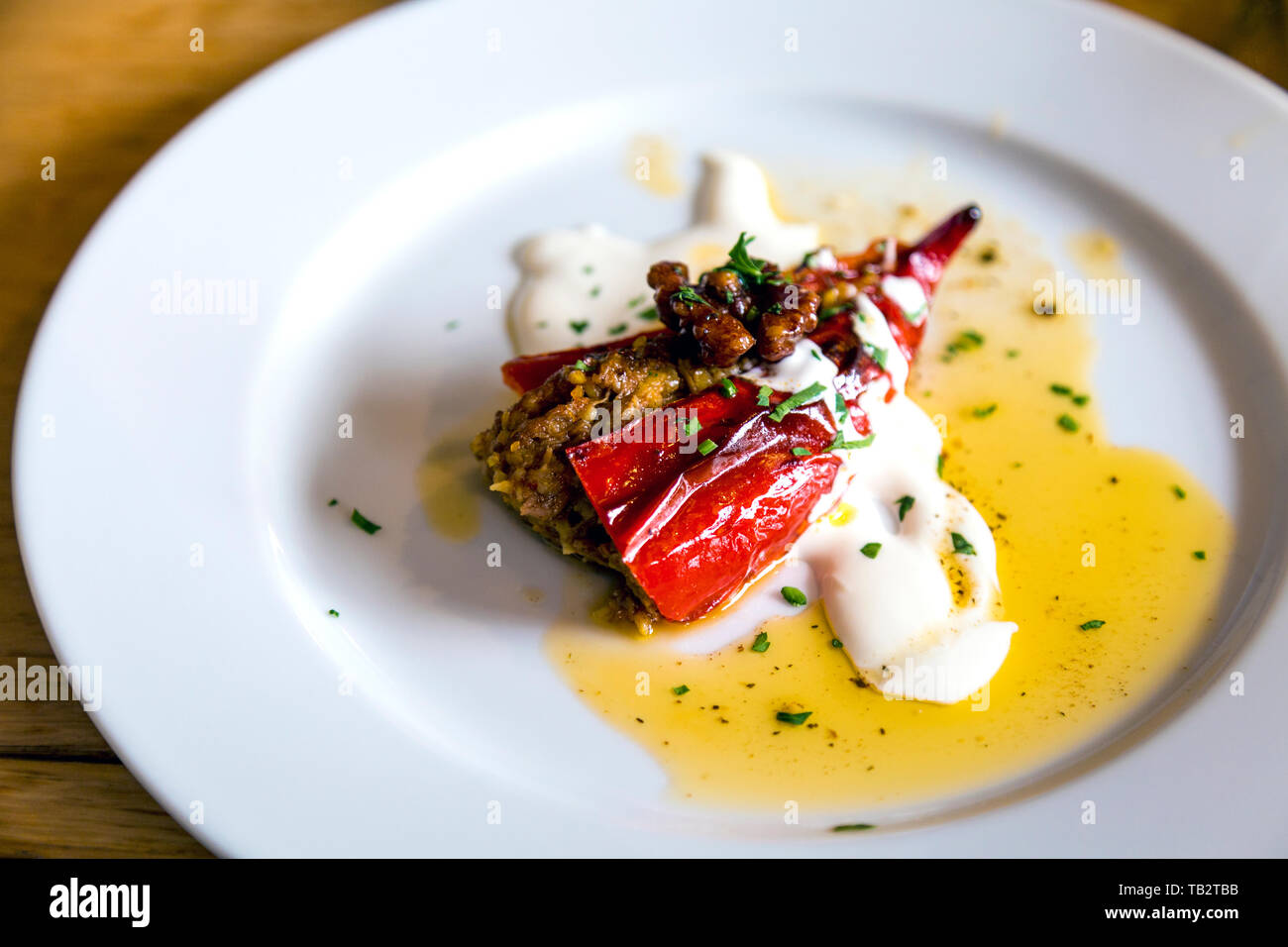 Pepe farcito con lampada piatto antipasto (Lido Spa & Ristorante, Bristol, Regno Unito) Foto Stock