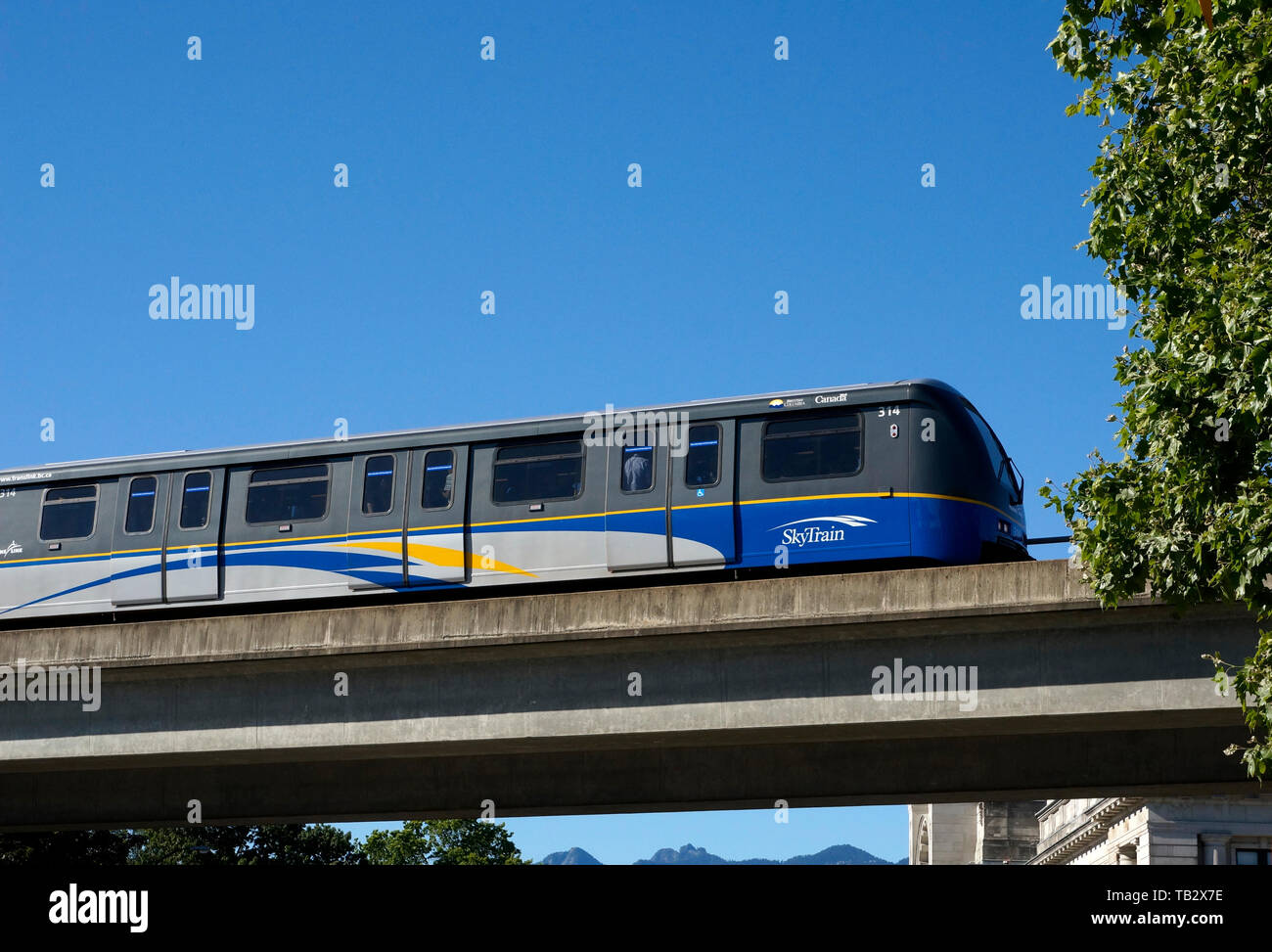 Lo Skytrain luce elevata sistema di transito rapido in Vancouver, BC, Canada Foto Stock