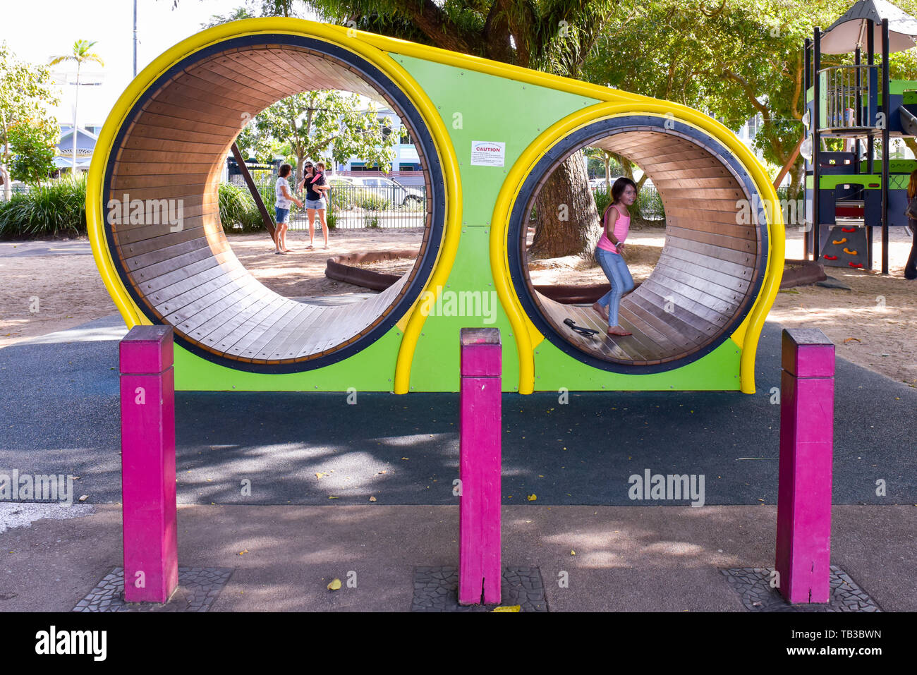 I bambini che giocano nel parco giochi, Parco Pubblico, Cairns, Australia Foto Stock