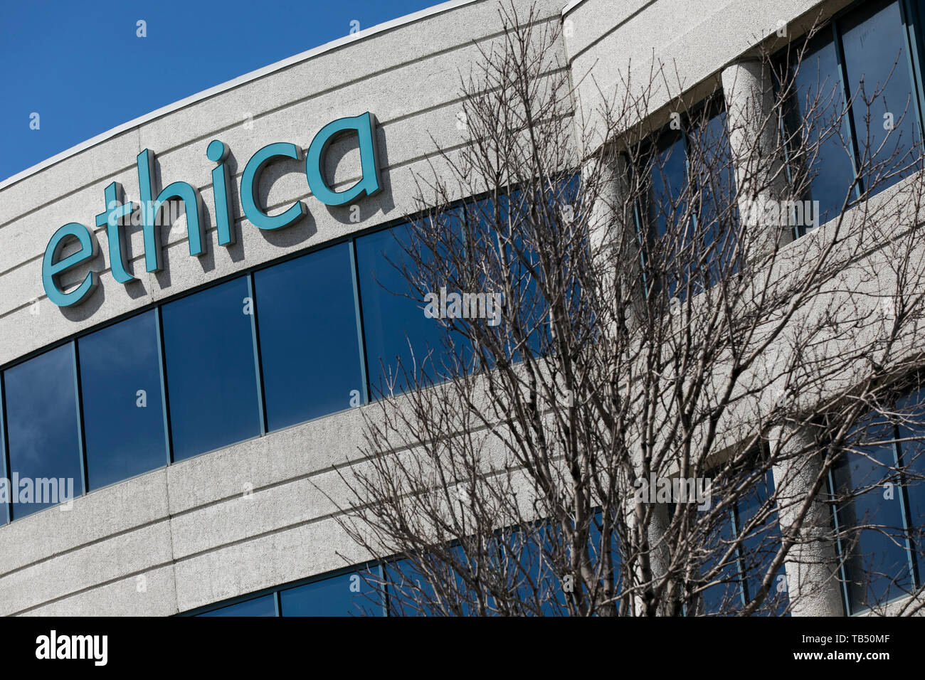 Un segno del logo al di fuori di una struttura occupata da Ethica la ricerca clinica in Saint-Laurent, Québec, Canada, il 21 aprile 2019. Foto Stock