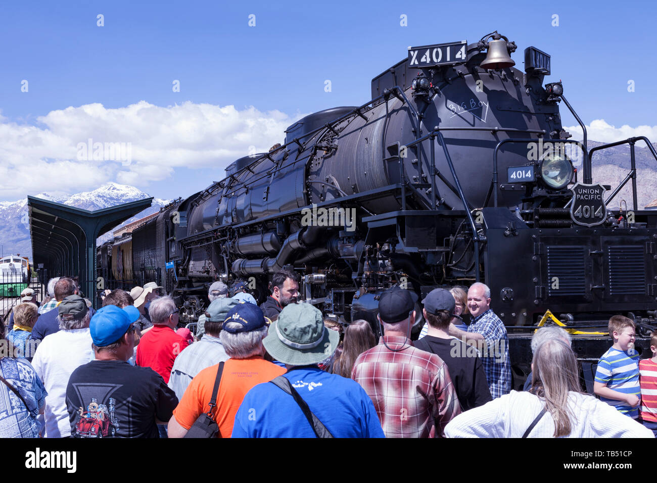 Union Pacific locomotiva a vapore 4014 'Big Boy" si siede sul display alla stazione Union a Ogden, Utah. Foto Stock