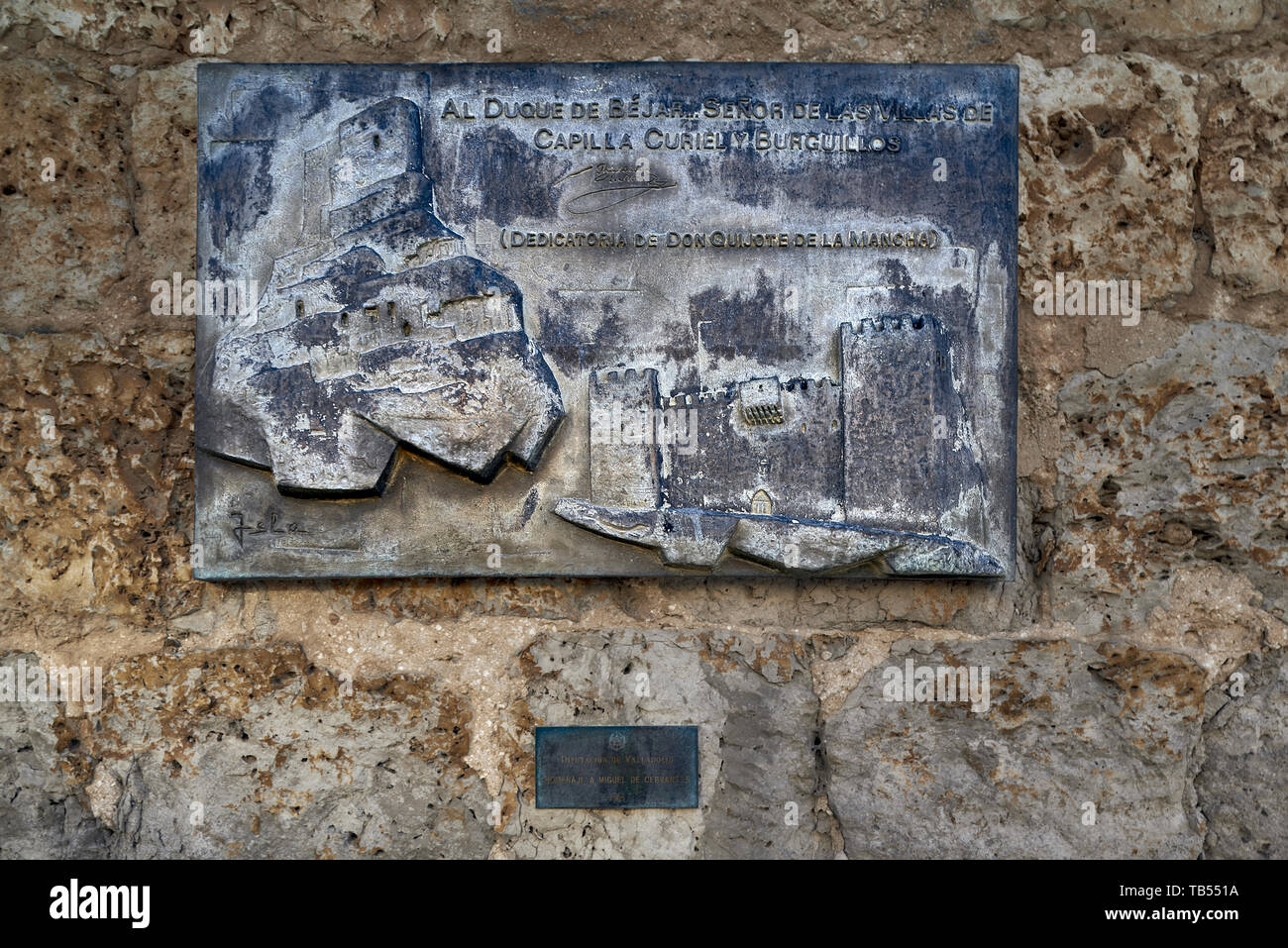 Piastra con dedizione di Don Quijote de la Mancha al duca di Bejar in Curiel de Duero come un omaggio a Miguel de Cervantes, Valladolid, UE Foto Stock