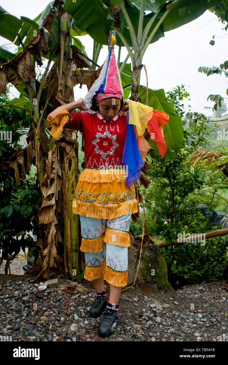 Viviana (21 anni) la sola pratica "voladora' (flyer) in Zozocolco de Hidalgo Veracruz, Messico. Aprile 5, 2008 Foto Stock