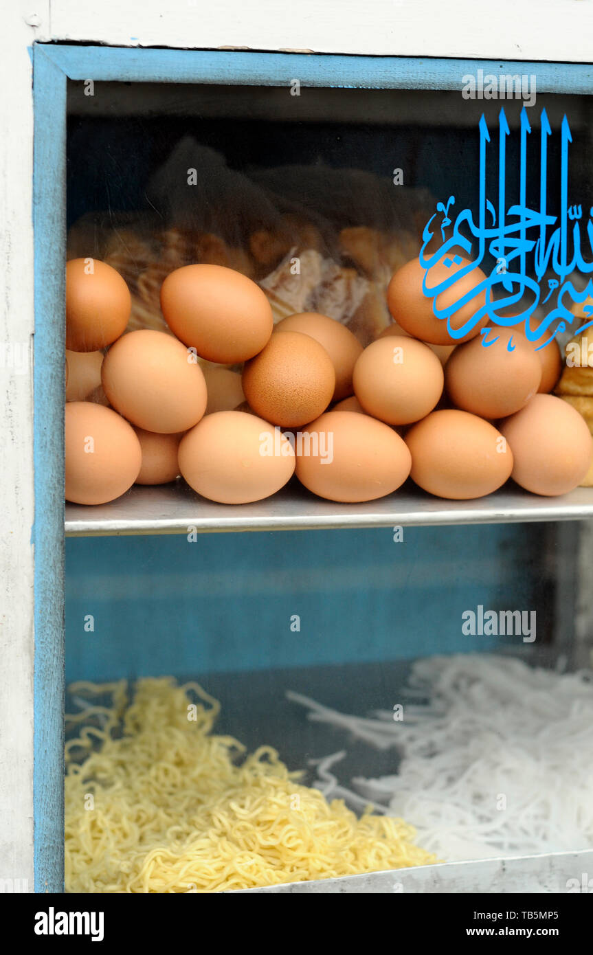 Eggs, Bali, Indonesia, Eggs and Noodles Stall Foto Stock
