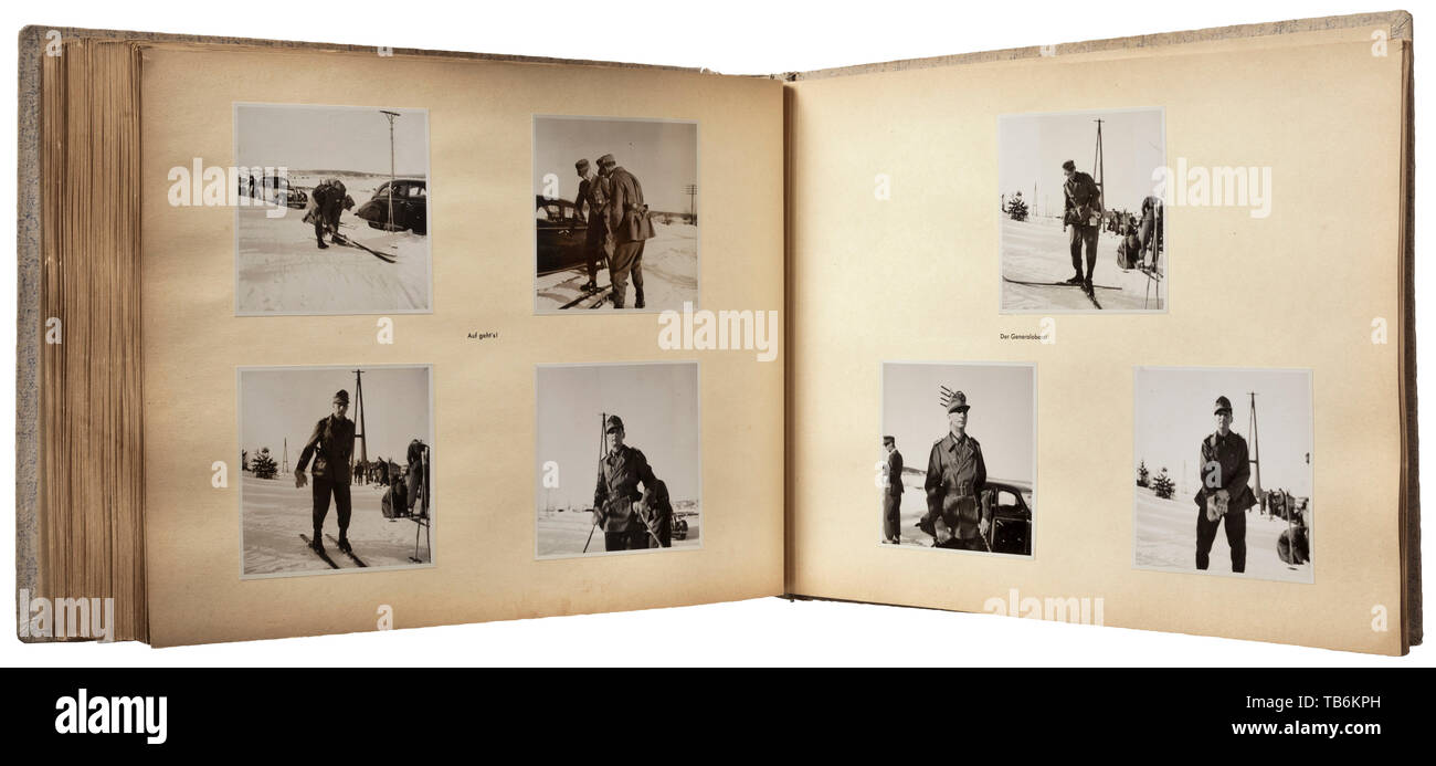 Presentazione di un album di foto di Josef Terboven (1898 - 1945), Gauleiter di Essen e Reich Commissario (RK) per la Norvegia, il grande formato di album ha un totale di circa 320 foto dal viaggio di RK J. Tervoben alla Norvegia, la Lapponia e la Carelia nella primavera del 1943. Coperchio (allentato) della biancheria e coperte di cartone, la copertina e le pagine di foto con descrizioni stampato. Sono mostrate le RK le truppe in visita in Norvegia, buona tecnica navale immagini e foto da Tromsö, Engerlö, Narvik, Rundhaug, Djupvik, Kvenangen, Alta, Hammerfest, Banak, Skoganvarra, Alakurt e altre posizioni. Inoltre, riunione, Editorial-Use-solo Foto Stock