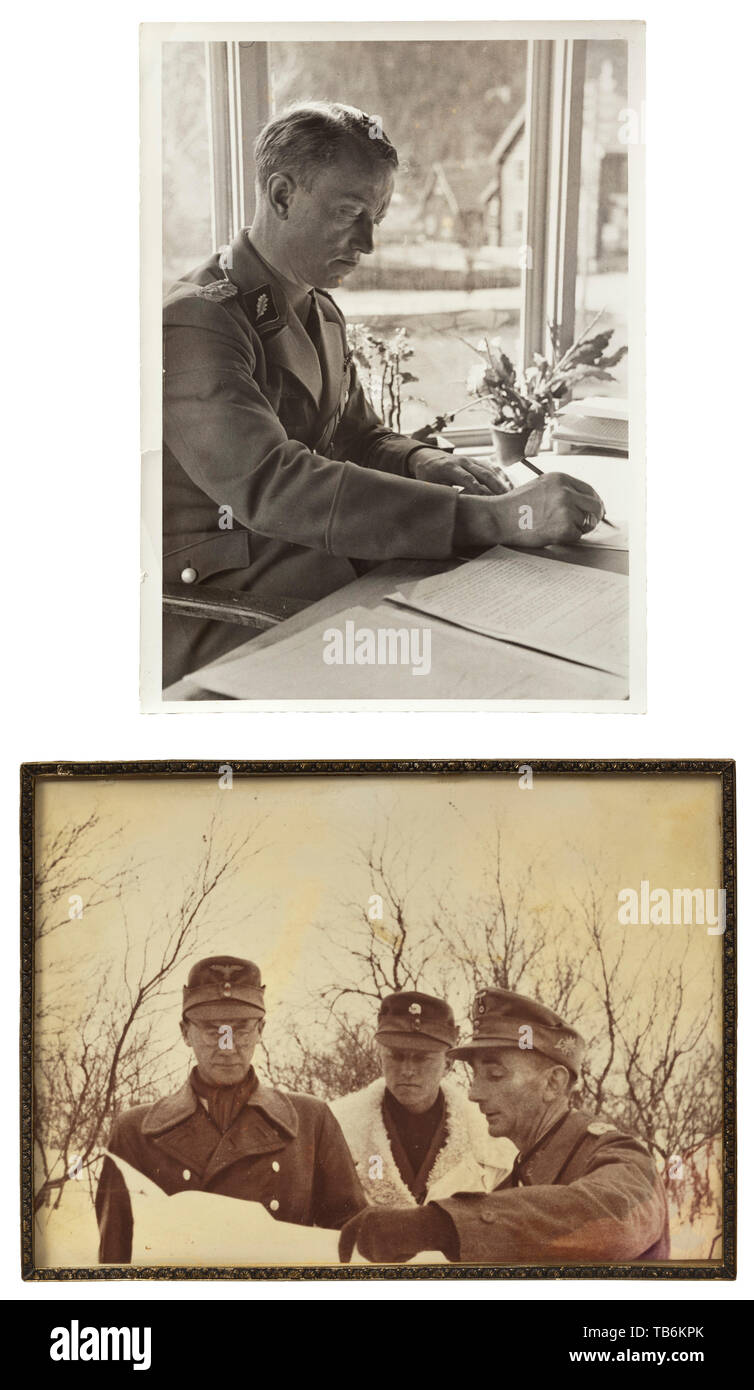 Presentazione di un album di foto di Josef Terboven (1898 - 1945), Gauleiter di Essen e Reich Commissario (RK) per la Norvegia, il grande formato di album ha un totale di circa 320 foto dal viaggio di RK J. Tervoben alla Norvegia, la Lapponia e la Carelia nella primavera del 1943. Coperchio (allentato) della biancheria e coperte di cartone, la copertina e le pagine di foto con descrizioni stampato. Sono mostrate le RK le truppe in visita in Norvegia, buona tecnica navale immagini e foto da Tromsö, Engerlö, Narvik, Rundhaug, Djupvik, Kvenangen, Alta, Hammerfest, Banak, Skoganvarra, Alakurt e altre posizioni. Inoltre, riunione, Editorial-Use-solo Foto Stock