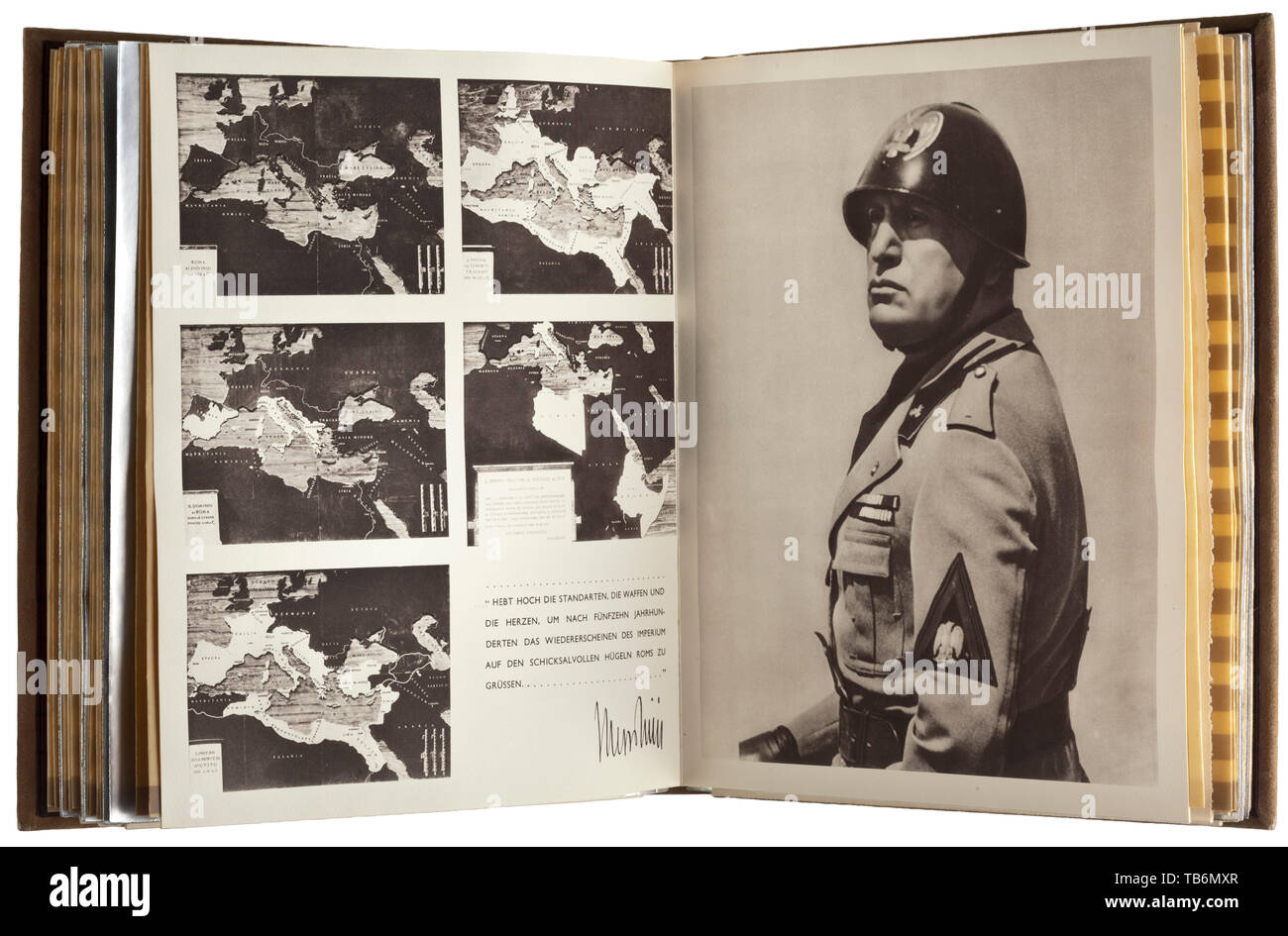 Diplomat Hans Thomsen (1891 - 1968) - Una presentazione del volume, suggestiva presentazione volume nel suo caso, aggiudicati in alto tedesco leader politici in occasione delle visite di Stato italiano da politici e militari, personalitities il flyleafs con dedizione (tr) presentato dal Ministro per la cultura popolare - anni XVI-II dell'Imperium". Rilegato in pelle con rivettati, inseguito piastra di rame d del xx secolo, Editorial-Use-solo Foto Stock