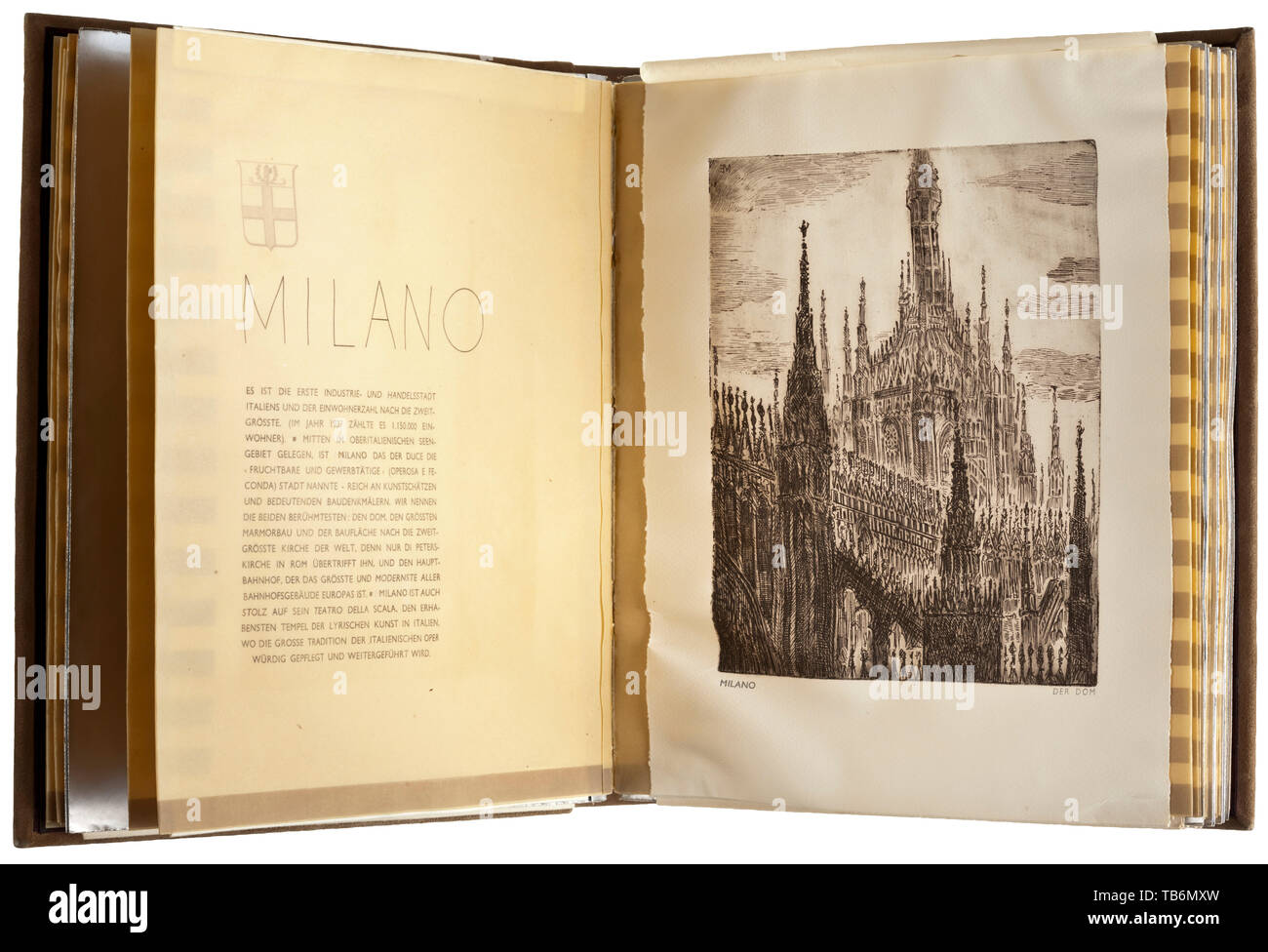 Diplomat Hans Thomsen (1891 - 1968) - Una presentazione del volume, suggestiva presentazione volume nel suo caso, aggiudicati in alto tedesco leader politici in occasione delle visite di Stato italiano da politici e militari, personalitities il flyleafs con dedizione (tr) presentato dal Ministro per la cultura popolare - anni XVI-II dell'Imperium". Rilegato in pelle con rivettati, inseguito piastra di rame d del xx secolo, Editorial-Use-solo Foto Stock