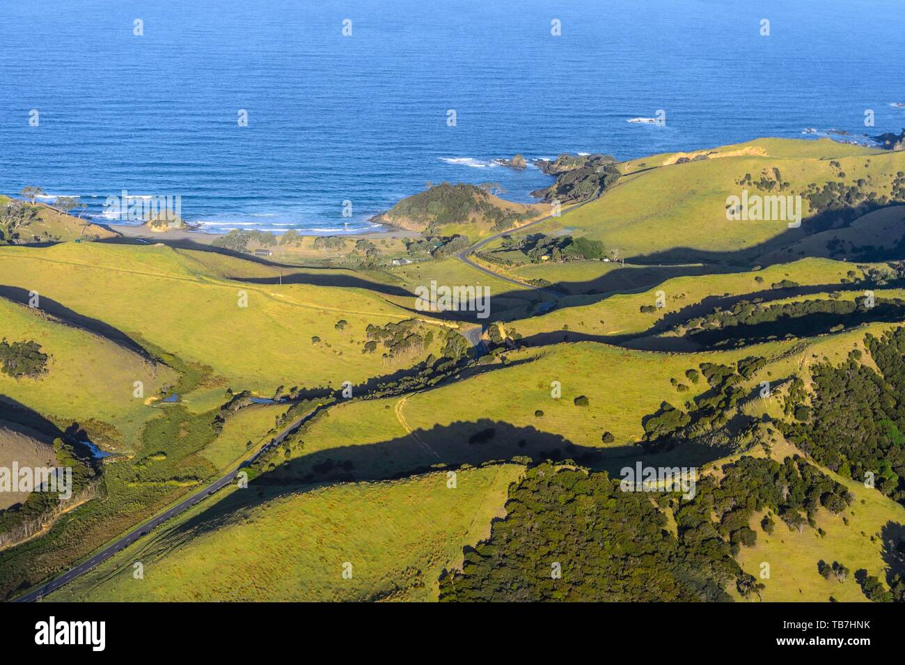 Vista aerea con costa nella baia delle isole, estremo Nord distretto, Isola del nord, Nuova Zelanda Foto Stock