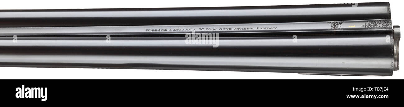 Una coppia di HOLLAND & HOLLAND fianco a fianco fucili a canna liscia, nel loro caso, Cal. 12/70, i numeri 16049 e 16050. Prova britannico mark e successiva prova di tedesco mark. Armi a canna e leva di azionamento contrassegnato '1' (n. 16049) e "2" (n. 16050). Lunghezza della canna 76 cm ciascuno. Entrambi circa 1/4-strozzatura ed il foro del cilindro. Barili finito di nero. Dati del costruttore sulla nervatura di camera. Azione con doppio cilindro di bloccaggio a gancio. Serrature laterali. A doppio grilletto. Diapositiva di sicurezza sul polso di stock. Caso di azione in argento e metallica lucida, con incisione di vite. Brunito assali. Azione caso contrassegnato 'H, Additional-Rights-Clearance-Info-Not-Available Foto Stock