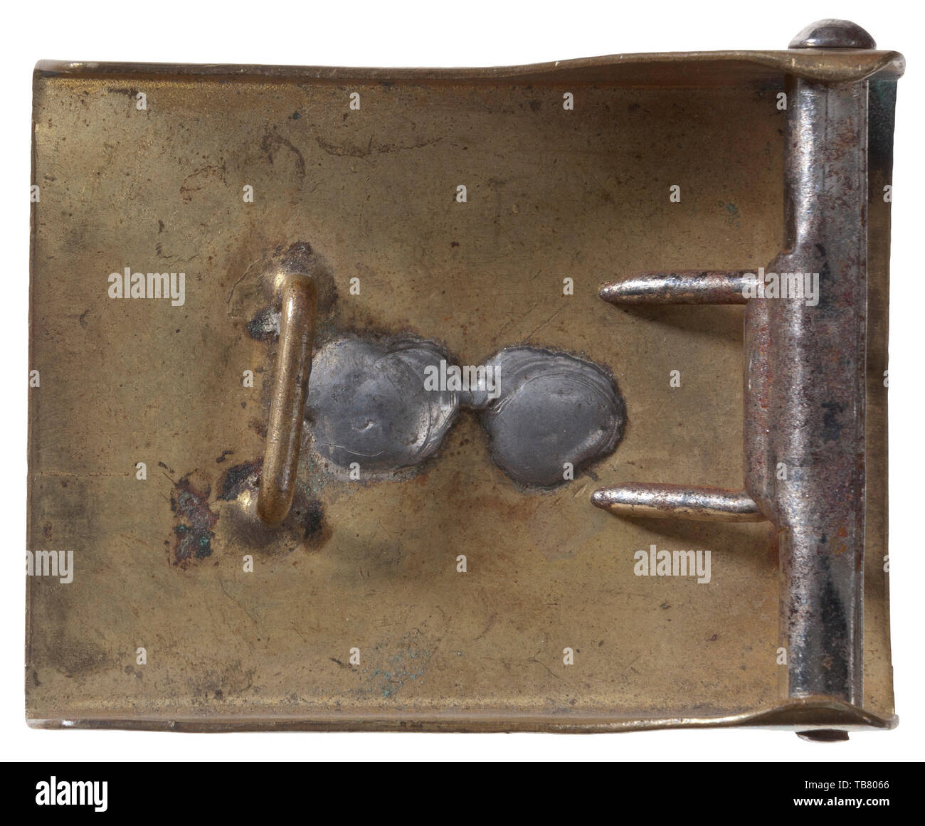 JOHN WAHL cinghia e fibbia raccolta, un NSKK EM/NCO la fibbia della cinghia, in ottone stampato, liscio del campo esterno, stampigliato NSKK argentato insegne sul 40 mm gold finito di piastra centrale applicato con due piegato perni saldati., Additional-Rights-Clearance-Info-Not-Available Foto Stock