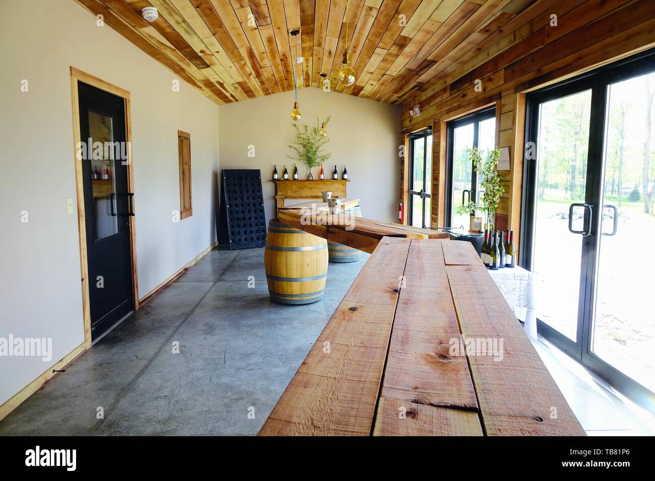 Sala degustazione vini, Domaine LeSeurre cantina, produttore di stile francese dei vini in Finger Lakes Foto Stock