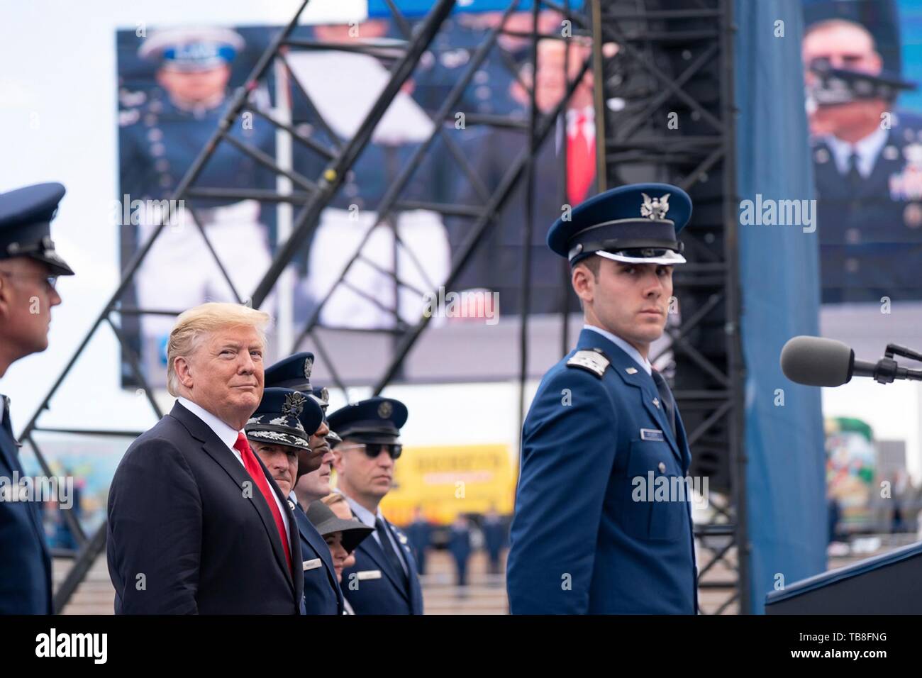 U.S presidente Donald Trump durante gli Stati Uniti Air Force Academy cerimonia di laurea presso il USAF Academy Falcon Stadium Maggio 30, 2019 in Colorado Springs, Colorado. Credito: Planetpix/Alamy Live News Foto Stock