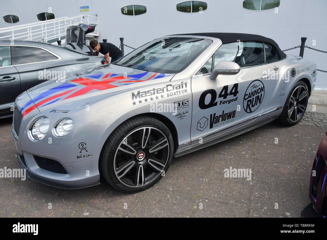 Londra, Regno Unito. Il 31 maggio 2019. Display auto alla guida esperienza di vacanza ospita yacht party presso il Sunborn Yacht, Royal Victoria Dock il 31 maggio 2019, Londra, Regno Unito. Credito: Picture Capital/Alamy Live News Foto Stock