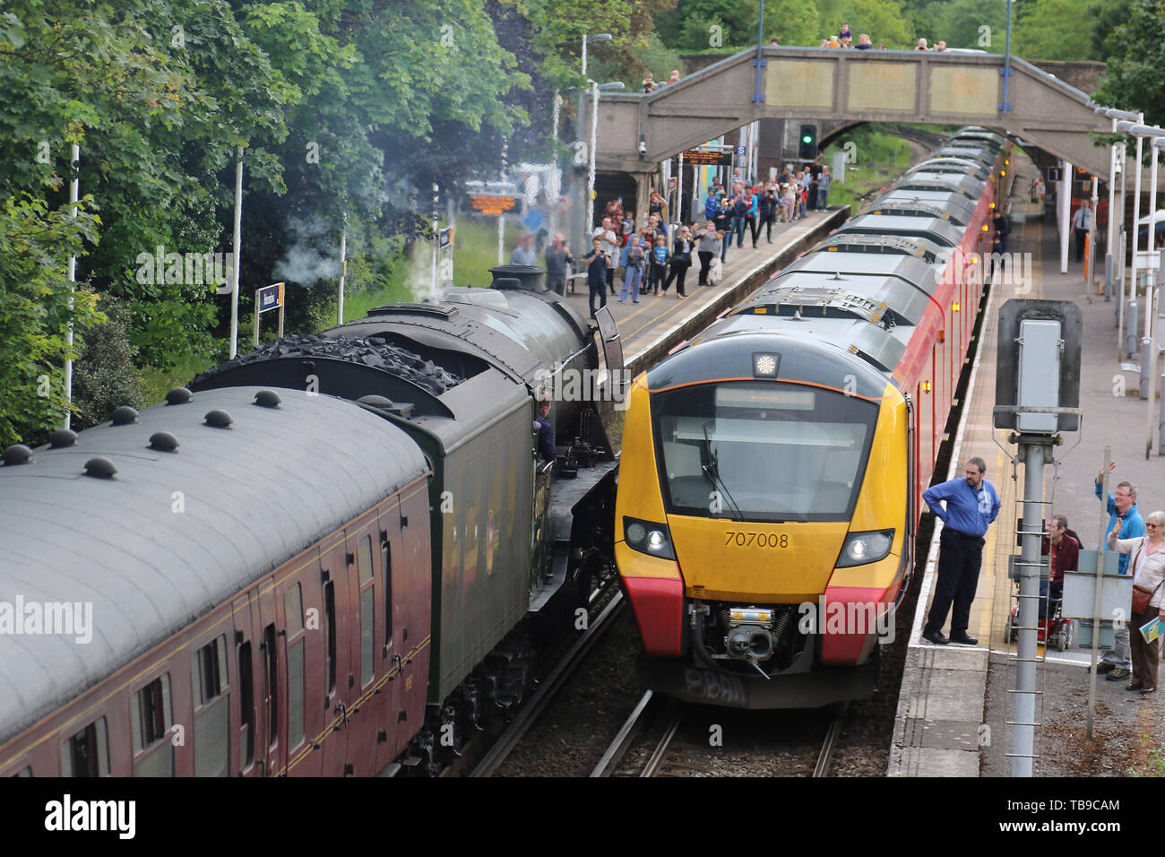 Flying Scotsman LNER Pacific Classe Lococmotive vapore, Hounslow stazione ferroviaria, LONDRA, REGNO UNITO, 30 maggio 2019, Foto di Richard Goldschmidt Foto Stock
