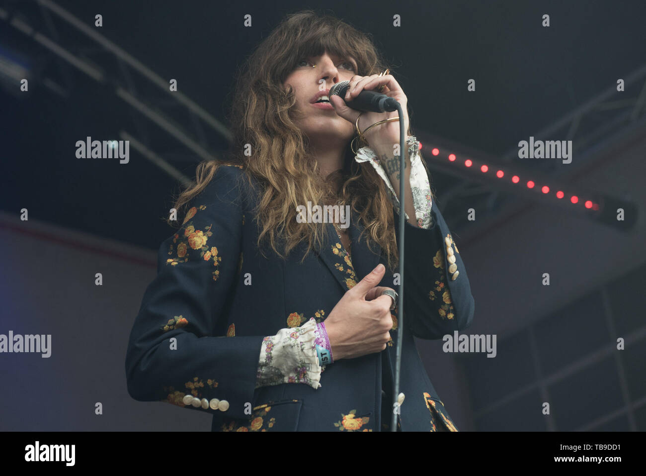 Londra, Regno Unito. Cantante francese Lou Doillon esegue sul Firestone Stage , tutti i punti est Festival, Victoria Park, Londra, Inghilterra, Regno Unito domenica 26 maggio 2019. Ref:LMK370-2502-280519 Justin Ng/Landmark WWW.LMKMEDIA.COM Media Foto Stock