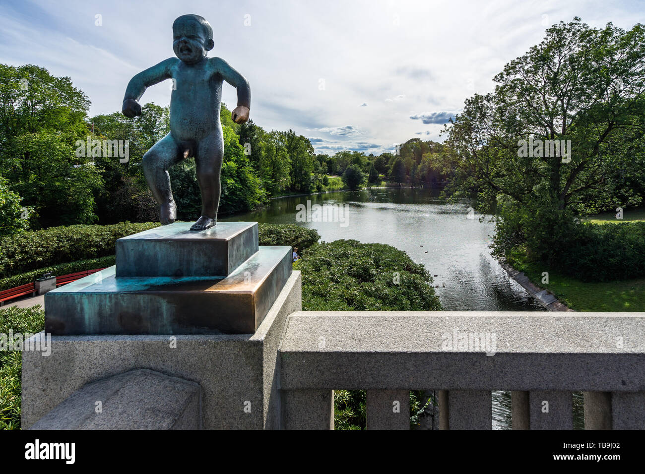 Il ragazzo arrabbiato statua in bronzo è la più famosa scultura realizzata da Gustav Vigeland, Frogner Park, Oslo, Norvegia Foto Stock