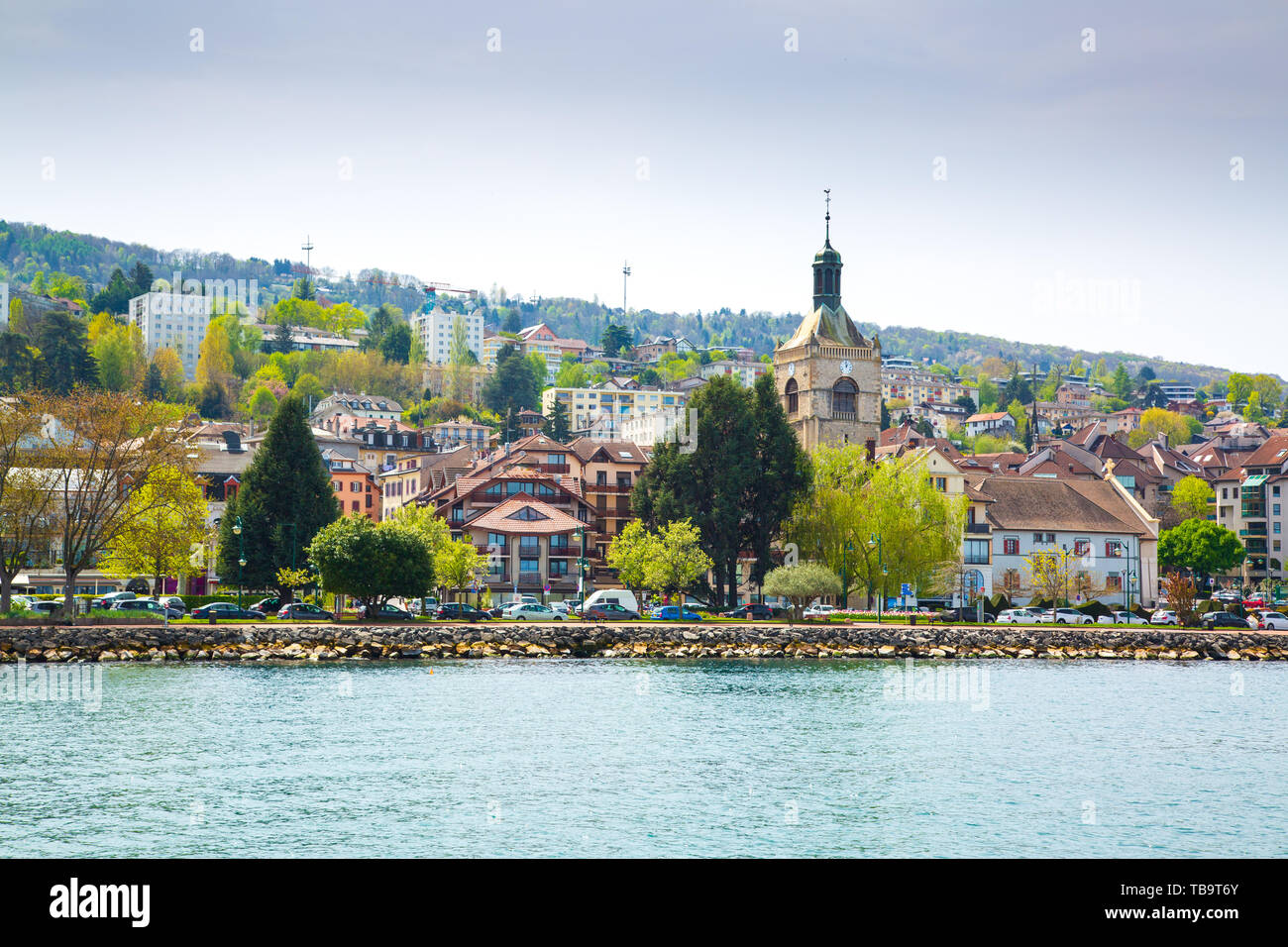Riva del Lago di Ginevra in Evian-les-Bains città in Francia Foto Stock