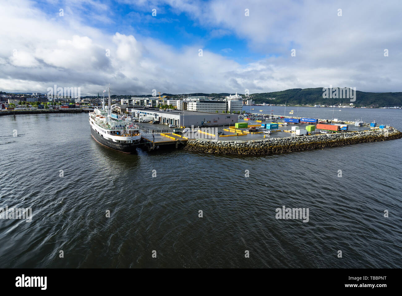 Vista del porto di Trondheim, una battuta di arresto per navi da crociera in Norvegia il tour Foto Stock